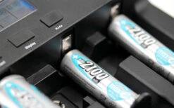 Ansmann Mignon AA 1,2 V / 2.100 MAh Akkubatterie Wiederaufladbar (4er Pack) 10 Ansmann Mignon AA 1,2 V / 2.100 MAh Akkubatterie Wiederaufladbar (4er Pack) -Reich || Truma || Dometic Verkaufsgeschäft 254147 2664983