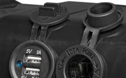 PAT Batteriebox V02 Mit USB-Steckdose, 12V-Steckdose & Voltmeter IP44 13 PAT Batteriebox V02 Mit USB-Steckdose, 12V-Steckdose & Voltmeter IP44 -Reich || Truma || Dometic Verkaufsgeschäft 254185 1808507