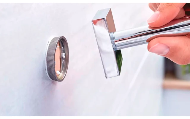 Tesa Ekkro Seifenspender Satiniertes Glas Inklusive Klebelösung 200 Ml 6 Tesa Ekkro Seifenspender Satiniertes Glas Inklusive Klebelösung 200 Ml – Bild 4